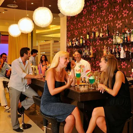 阿凡湾度假套房酒店 5*