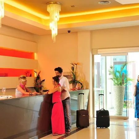 阿凡湾度假套房酒店